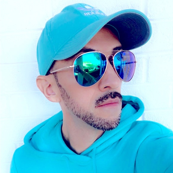 Meet your Posher, Shawn - Picture 3 of 6